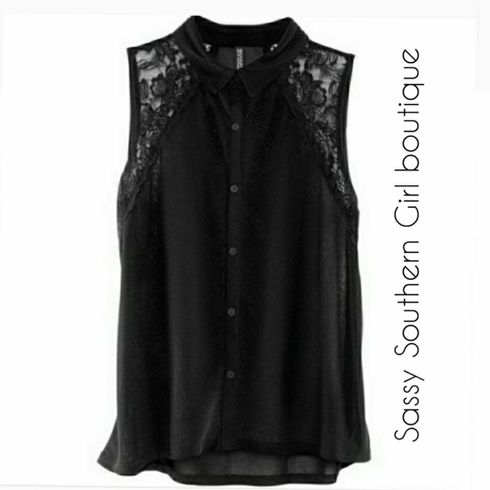 🆕⭐Black sheer lace button up